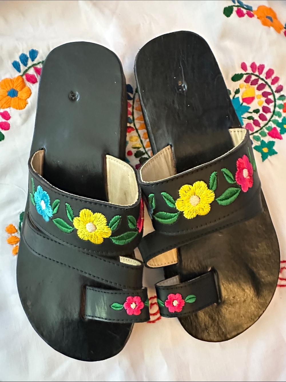 Size 5US Mexican sandals color black